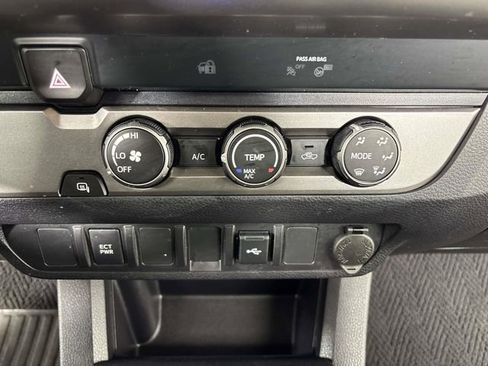 Used 2022 Toyota Tacoma SR5 RWD image 18