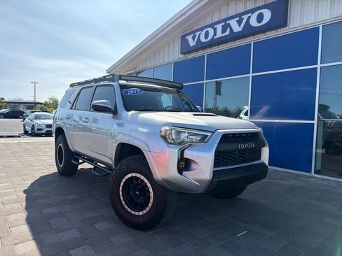 Used 2019 Toyota 4Runner TRD Off-Road AWD/4WD image 2