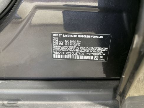 Used 2025 BMW 530i xDrive image 36