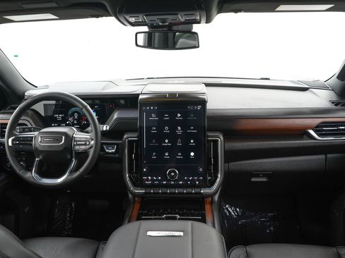 Used 2025 GMC Yukon Denali w/ Sun & Power Step Package AWD/4WD image 14