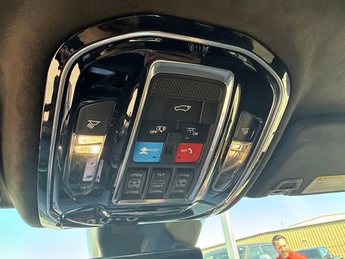 Used 2023 Jeep Grand Cherokee Summit AWD/4WD image 31