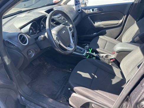Used 2015 Ford Fiesta SE image 3
