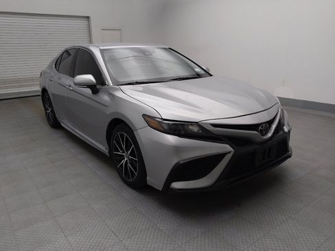 Used 2022 Toyota Camry SE image 13