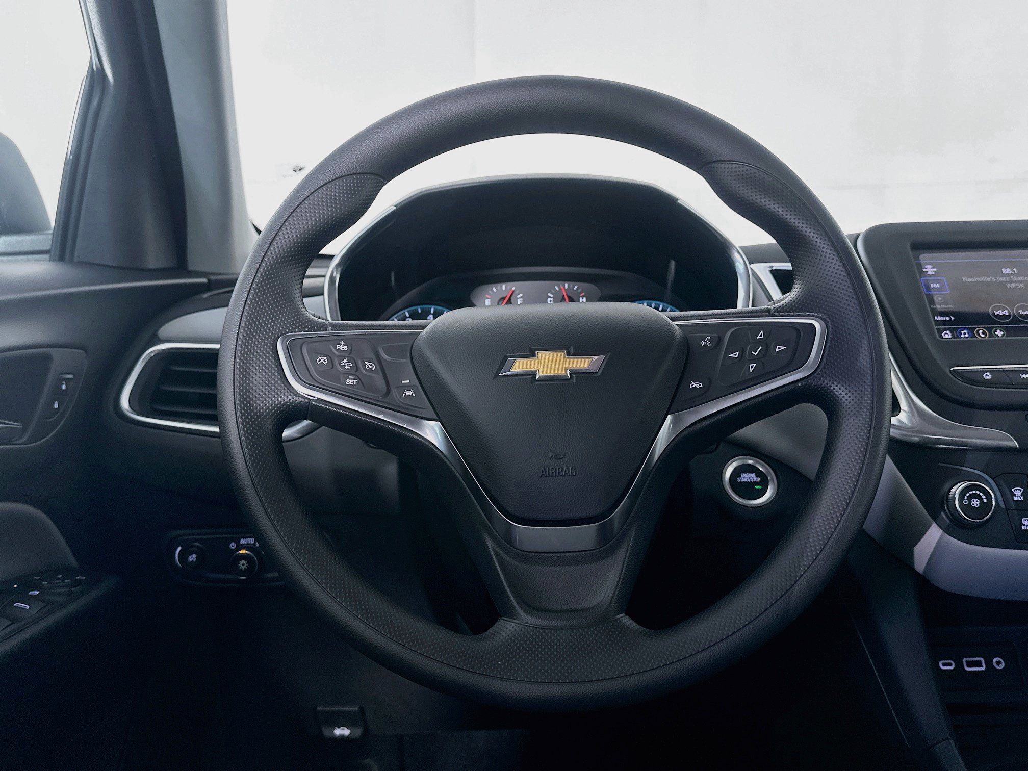 Used 2024 Chevrolet Equinox LS FWD image 17