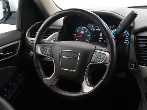 Used 2019 GMC Yukon XL Denali AWD/4WD image 15