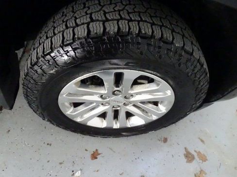 Used 2016 GMC Canyon SLT image 28