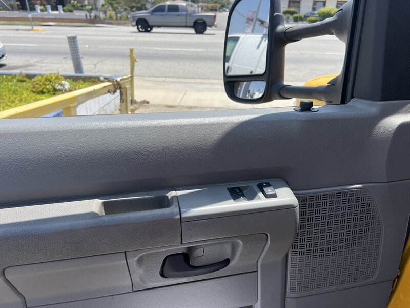 Used 2022 Ford E-350 and Econoline 350 Super Duty RWD image 16