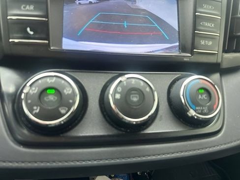 Used 2018 Toyota RAV4 LE w/ All Weather Liner Package FWD image 19