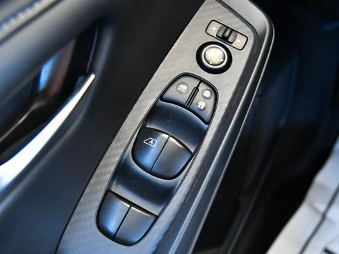 Used 2025 Nissan Sentra SV FWD image 29