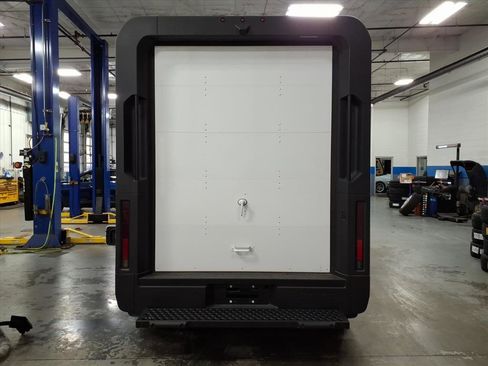 New 2025 Chevrolet Brightdrop 400 image 5