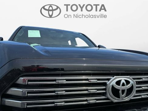 Used 2026 Toyota 4Runner Limited AWD/4WD image 18