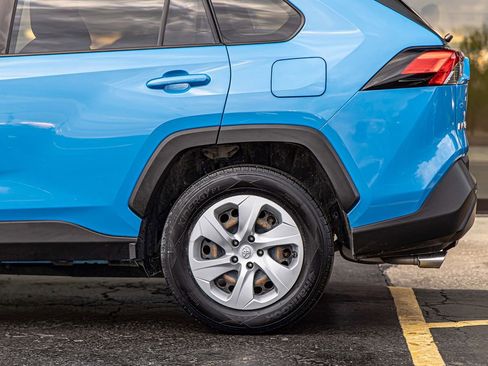 Used 2019 Toyota RAV4 LE w/ All Weather Liner Package AWD/4WD image 7