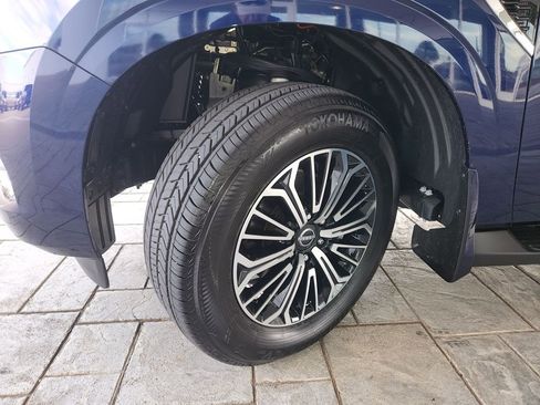 Used 2025 Nissan Armada Platinum image 34