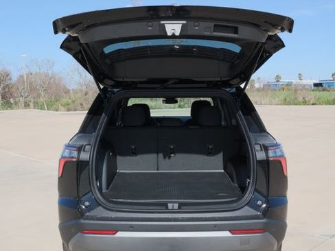 New 2026 Chevrolet Equinox LT w/ LPO, Floor Liner Package image 23