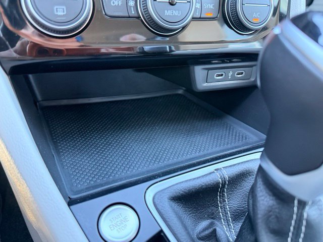 Certified 2024 Volkswagen Jetta SE w/ Panoramic Sunroof Package FWD image 29