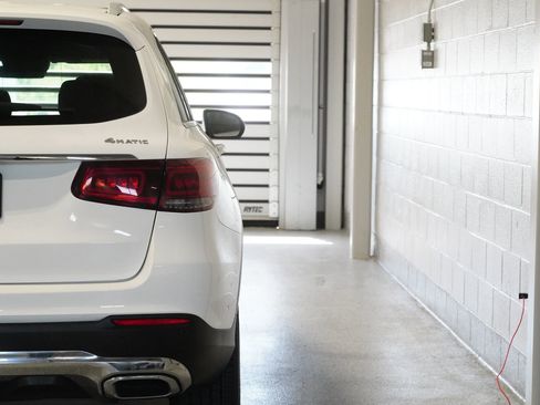 Certified 2021 Mercedes-Benz GLC 300 4MATIC image 10