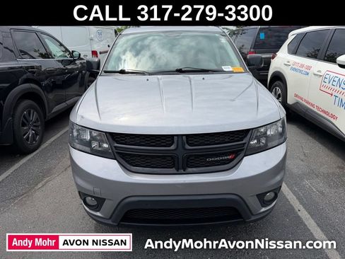 Used 2018 Dodge Journey GT w/ Driver Convenience Group FWD image 2