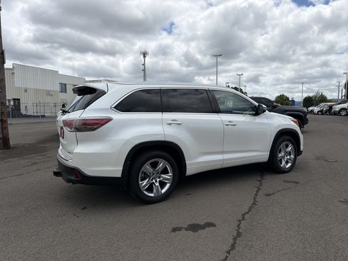 Used 2016 Toyota Highlander Limited Platinum AWD/4WD image 6