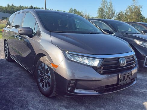 Used 2023 Honda Odyssey EX-L image 2