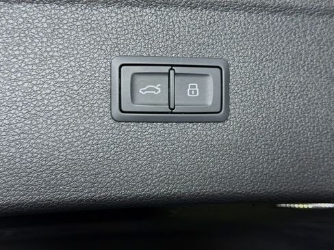 Used 2023 Audi Q5 2.0T Premium w/ Convenience Package AWD/4WD image 29
