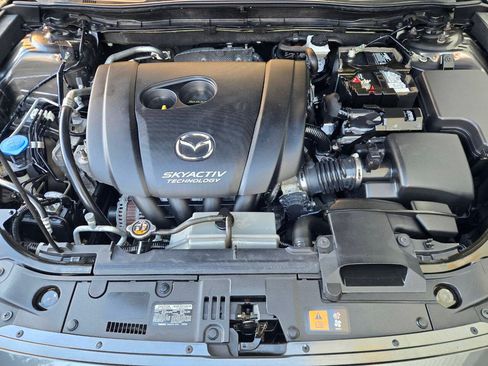 Used 2018 MAZDA MAZDA3 Sport FWD image 12