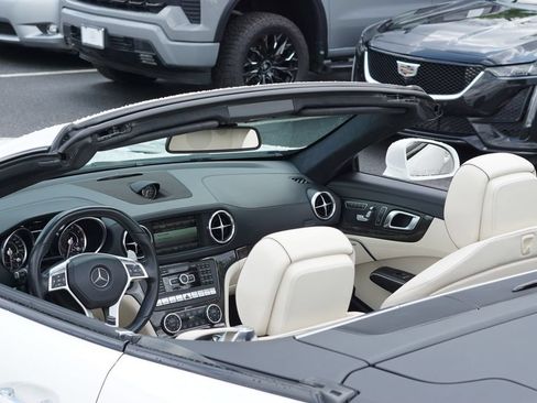 Used 2014 Mercedes-Benz SL 63 AMG image 11