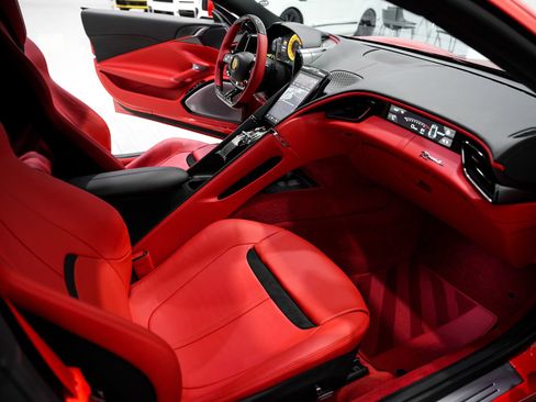 Used 2023 Ferrari Roma image 40