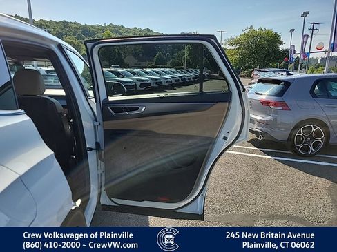 Used 2024 Volkswagen Atlas Cross Sport SE w/ Panoramic Sunroof Package AWD/4WD image 45