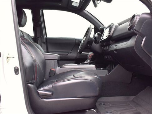 Used 2020 Toyota Tacoma TRD Pro AWD/4WD image 28