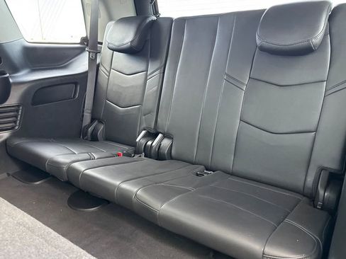 Used 2019 Cadillac Escalade Luxury AWD/4WD image 15