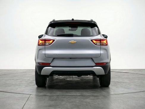 Used 2025 Chevrolet TrailBlazer LT w/ Driver Confidence Package AWD/4WD image 7
