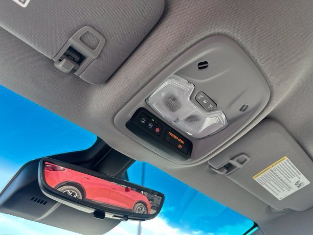 Used 2021 Chevrolet Bolt Premier w/ Infotainment Package FWD image 27