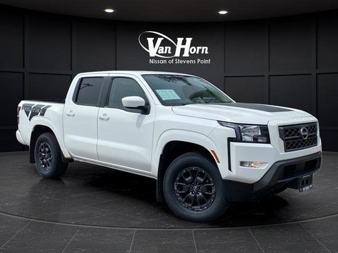 Used 2022 Nissan Frontier SV AWD/4WD image 1
