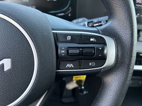 Used 2025 Kia Sportage LX image 19