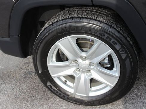 Used 2022 Jeep Compass Latitude w/ Sun and Sound Group image 35