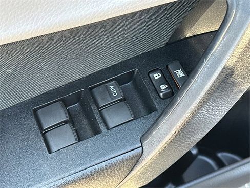 Used 2014 Toyota Corolla LE image 13