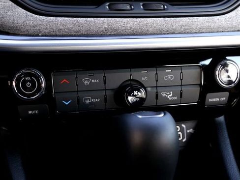 New 2026 Jeep Compass Latitude image 15