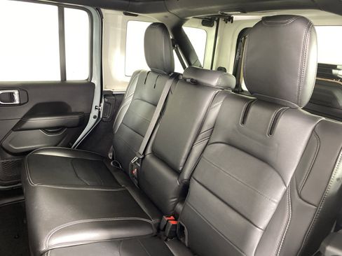 Used 2023 Jeep Wrangler Sahara image 34