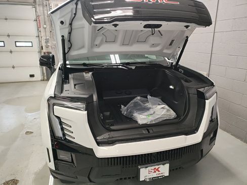 New 2026 GMC Sierra EV Elevation image 7