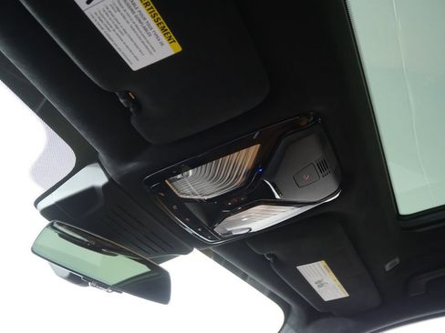 Used 2025 BMW X7 xDrive40i w/ M Sport Package image 28