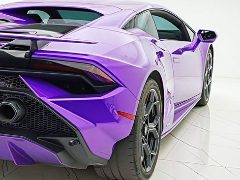 Used 2024 Lamborghini Huracan Tecnica RWD image 11
