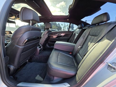 Used 2020 BMW 750i xDrive w/ M Sport Package image 23
