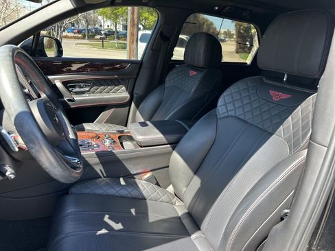 Used 2017 Bentley Bentayga W12 image 8