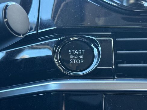 New 2025 Nissan Pathfinder SV image 20