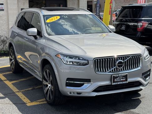 Used 2024 Volvo XC90 B5 Plus image 8
