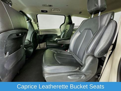 Used 2023 Chrysler Pacifica Touring-L image 29