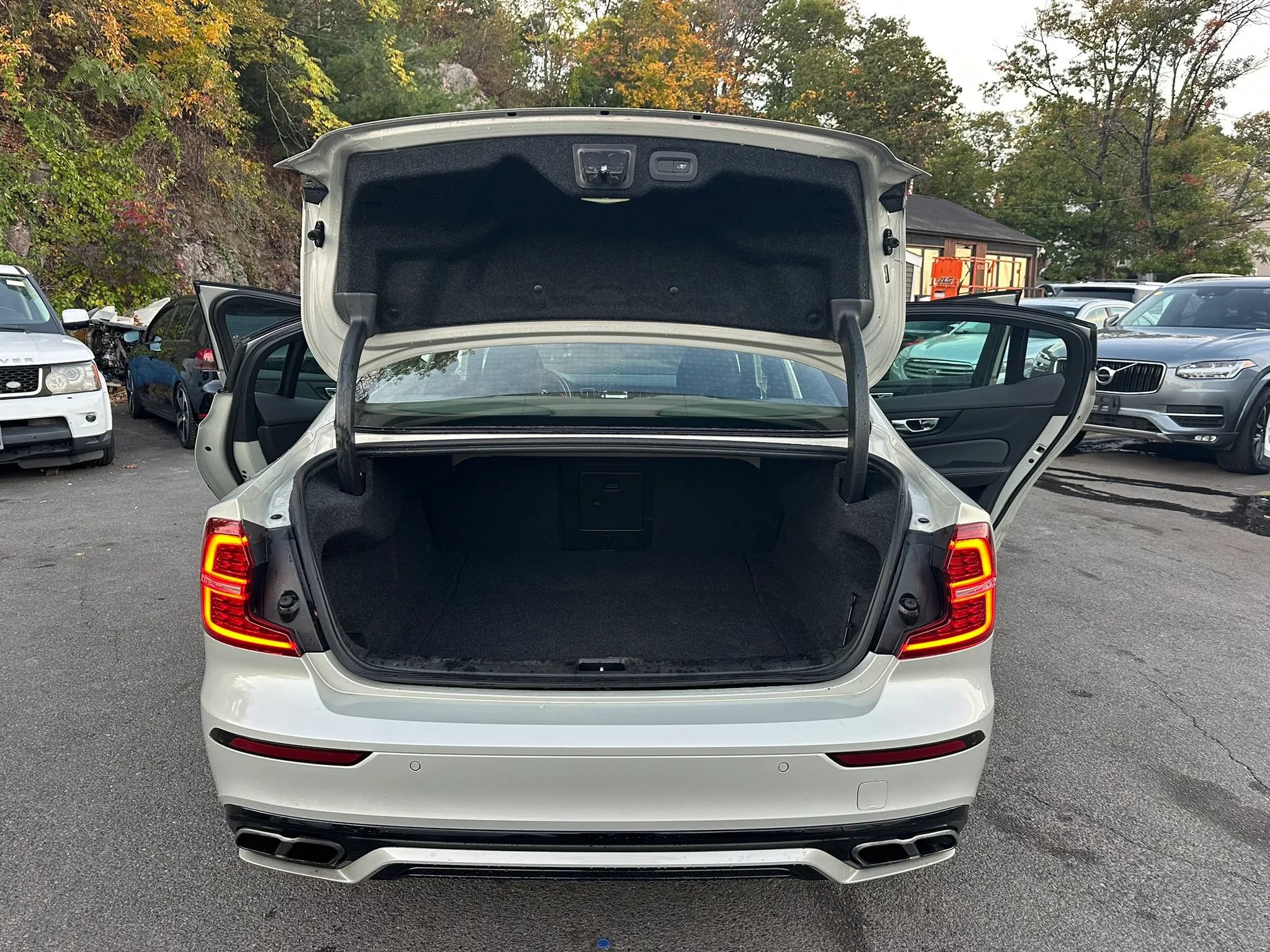 Used 2019 Volvo S60 T8 R-Design AWD/4WD image 9