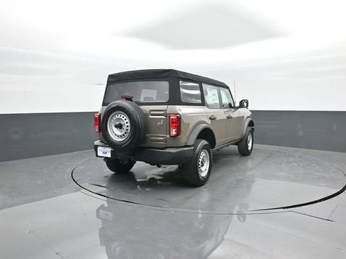 New 2026 Ford Bronco 4-Door image 7