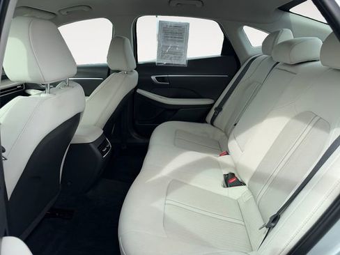Used 2025 Hyundai Sonata SEL FWD image 11