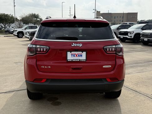 Used 2023 Jeep Compass Latitude w/ Convenience Group image 6